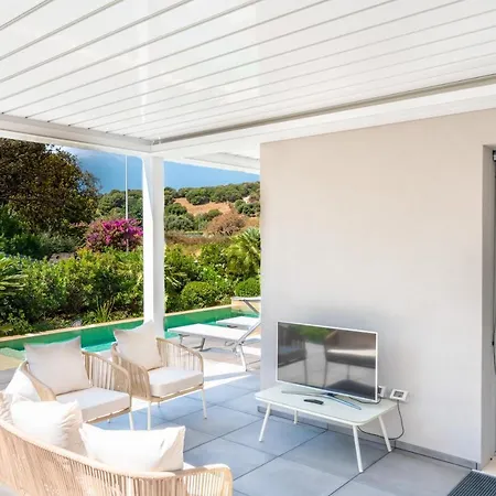 Vila Kosmos - Piscina E Giardino - Simius