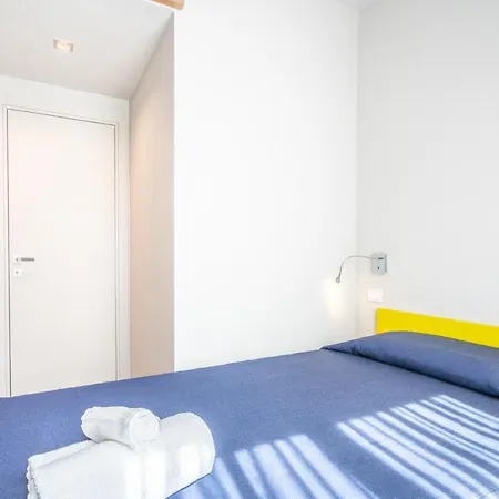 Kosmos - Piscina E Giardino - Vila