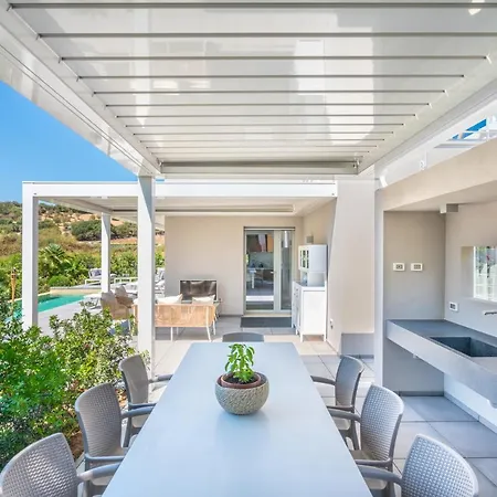 Kosmos - Piscina E Giardino - Vila *