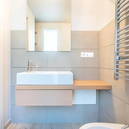 Kosmos - Piscina E Giardino - * Simius