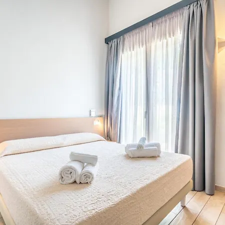 Vila Kosmos - Piscina E Giardino - *