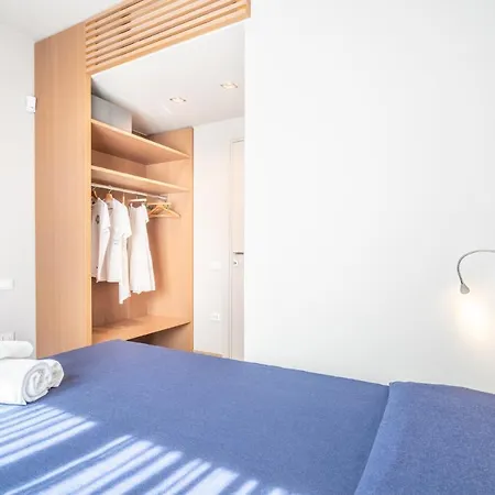 Kosmos - Piscina E Giardino - *