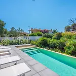 Kosmos - Piscina E Giardino - * Simius