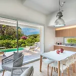 Kosmos - Piscina E Giardino -