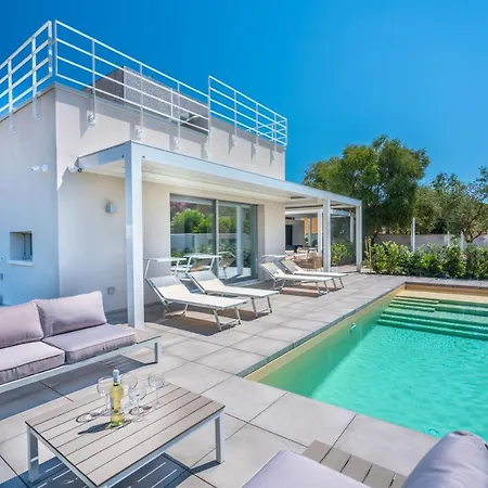 Kosmos - Piscina E Giardino - Villa